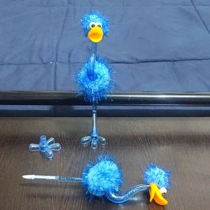 Ostrich Pen